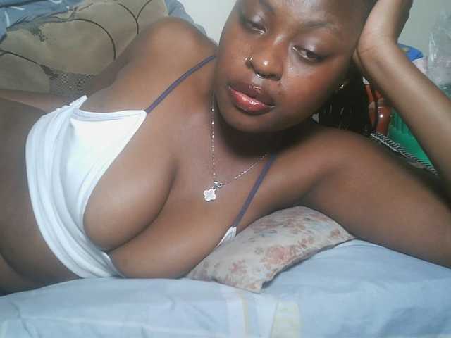 DiasyafterDark live cam on BongaCams