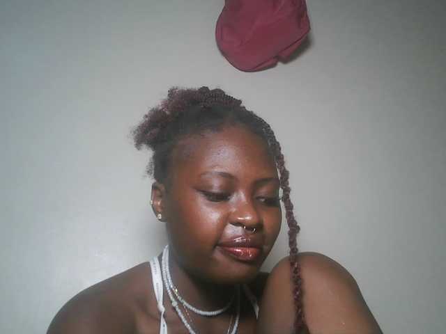 DiasyafterDark live cam on BongaCams
