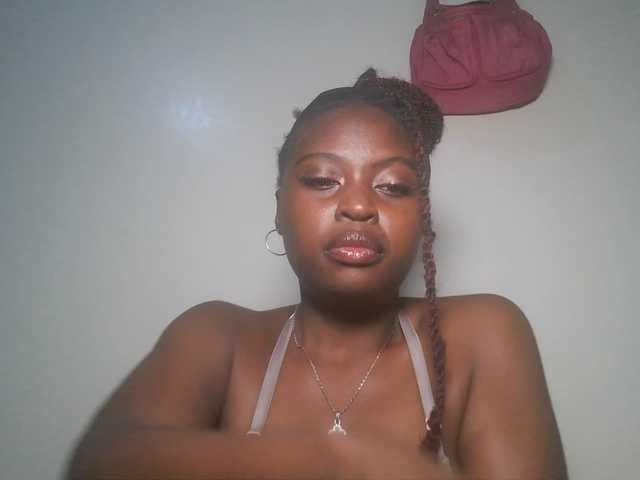 DiasyafterDark live cam on BongaCams