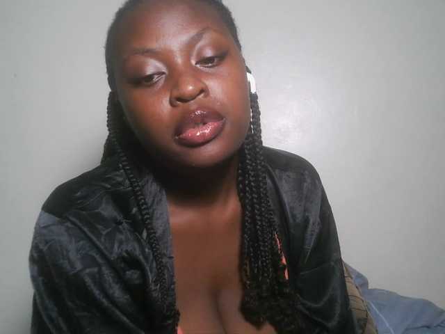 DiasyafterDark live cam on BongaCams