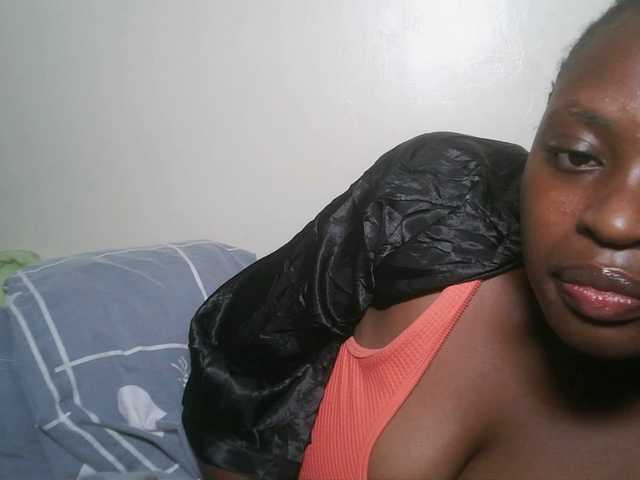DiasyafterDark live cam on BongaCams