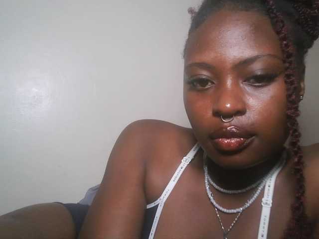 DiasyafterDark live cam on BongaCams
