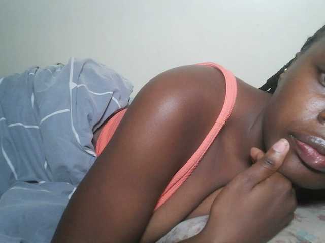 DiasyafterDark live cam on BongaCams