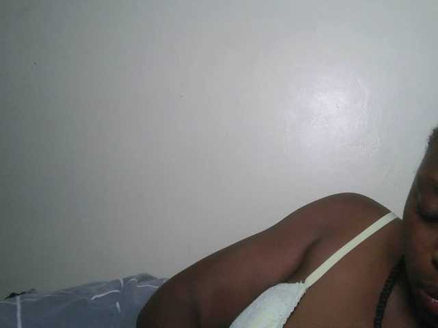 DiasyafterDark live cam on BongaCams