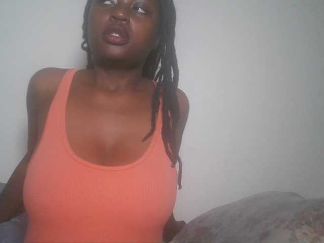 DiasyafterDark live cam on BongaCams