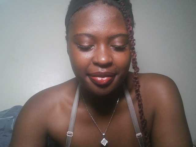 DiasyafterDark live cam on BongaCams