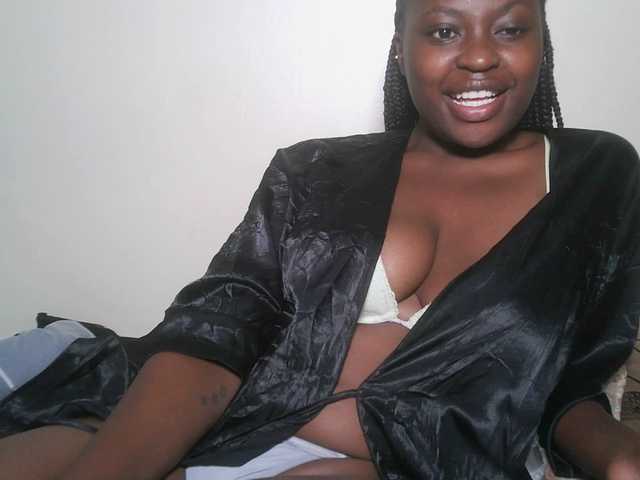 DiasyafterDark live cam on BongaCams