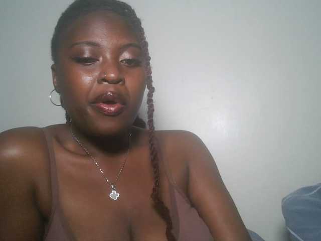 DiasyafterDark live cam on BongaCams