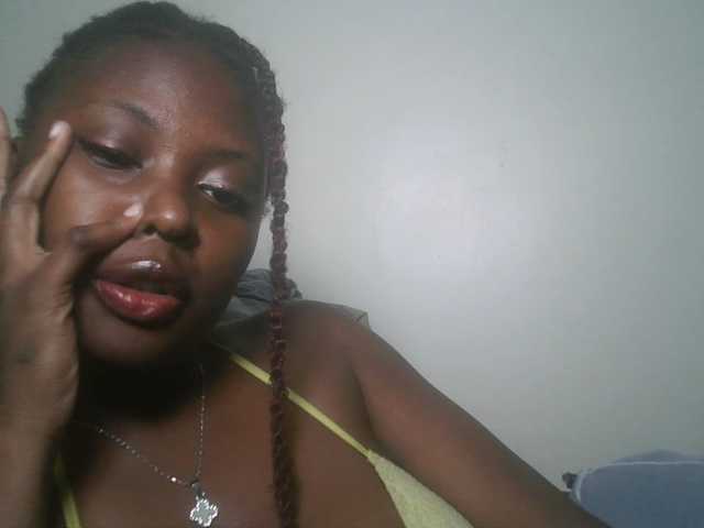 DiasyafterDark live cam on BongaCams