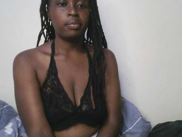 DiasyafterDark live cam on BongaCams