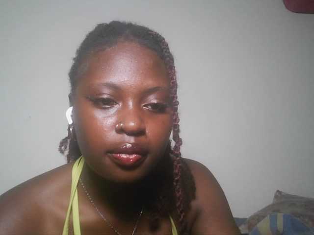 DiasyafterDark live cam on BongaCams