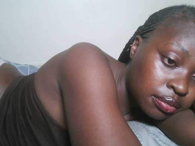 DiasyafterDark live cam on BongaCams