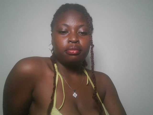 DiasyafterDark live cam on BongaCams