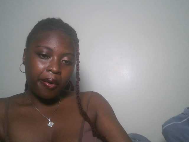 DiasyafterDark live cam on BongaCams