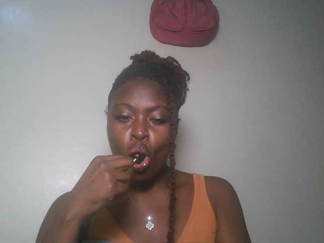 DiasyafterDark live cam on BongaCams