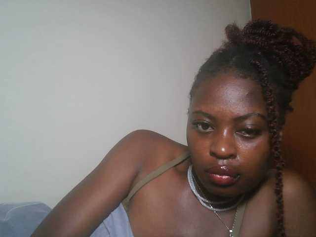 DiasyafterDark live cam on BongaCams