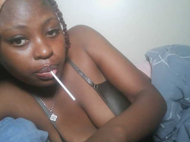 DiasyafterDark live cam on BongaCams