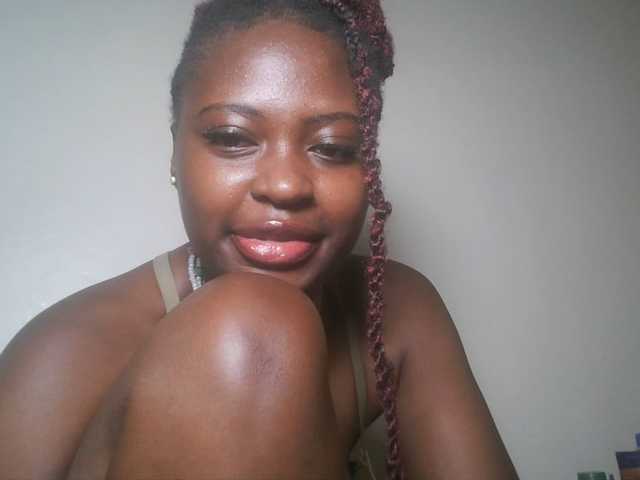 DiasyafterDark live cam on BongaCams