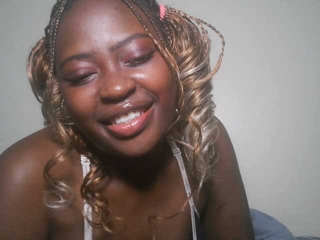 DiasyafterDark live cam on BongaCams