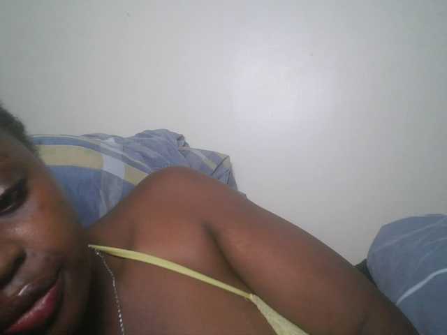DiasyafterDark live cam on BongaCams