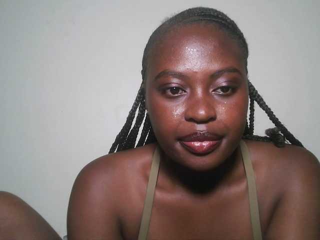 DiasyafterDark live cam on BongaCams
