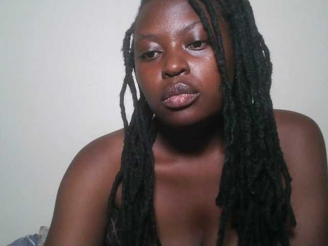 DiasyafterDark live cam on BongaCams