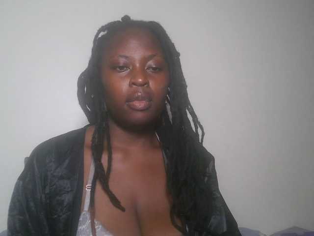DiasyafterDark live cam on BongaCams