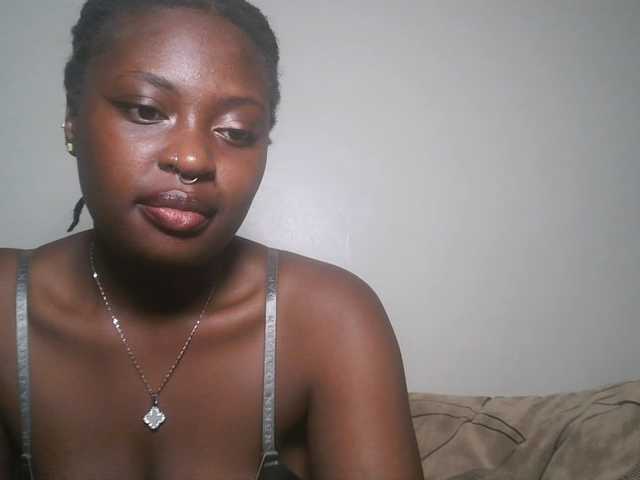 DiasyafterDark live cam