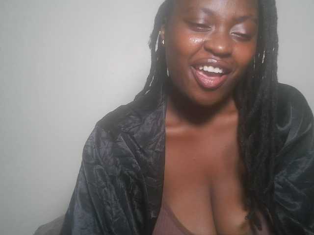 DiasyafterDark live cam on BongaCams