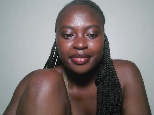DiasyafterDark live cam on BongaCams