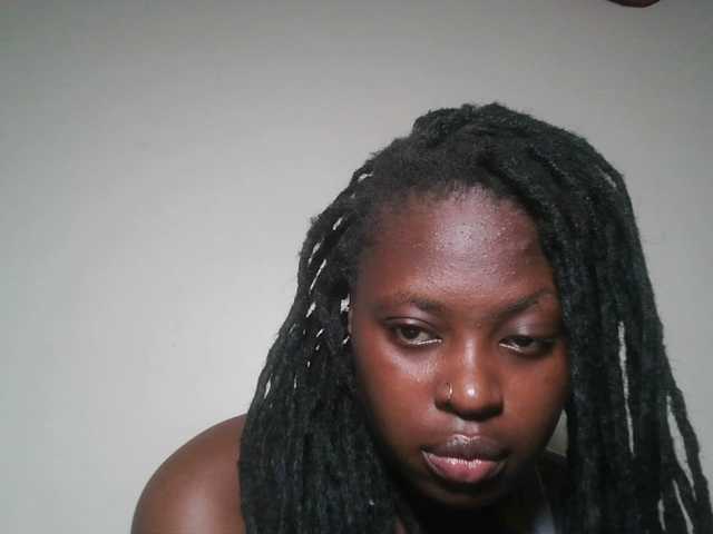 DiasyafterDark live cam on BongaCams