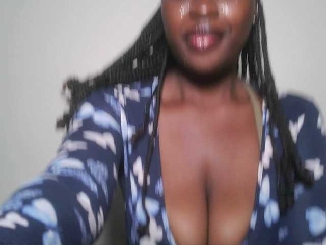 DiasyafterDark live cam on BongaCams