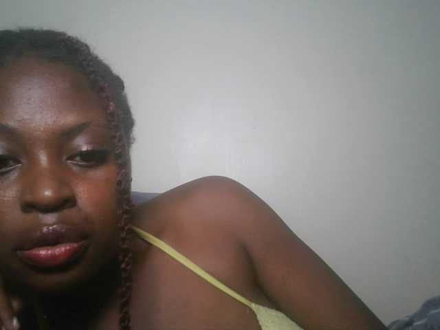 DiasyafterDark live cam on BongaCams