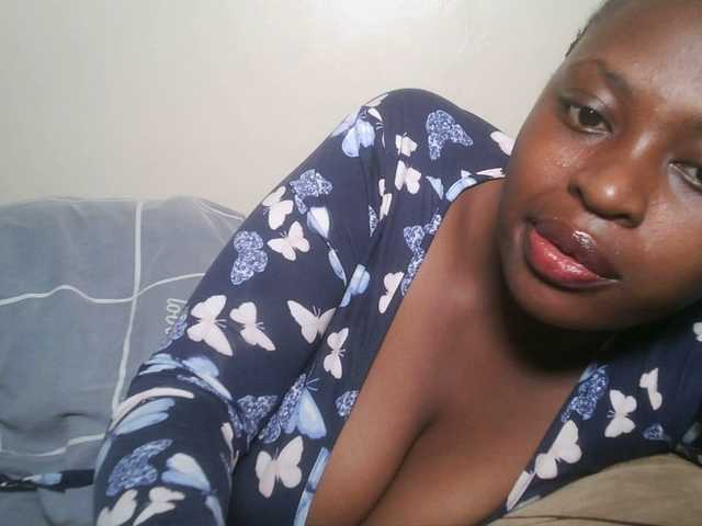 DiasyafterDark live cam on BongaCams