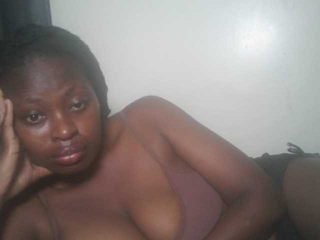 DiasyafterDark live cam on BongaCams