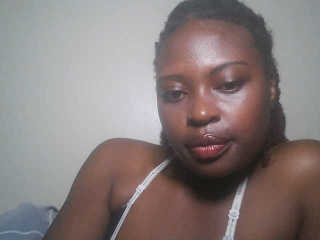 DiasyafterDark live cam on BongaCams