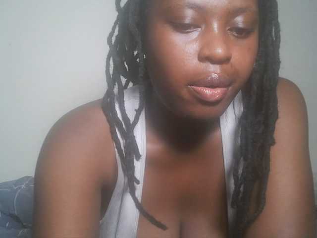 DiasyafterDark live cam on BongaCams