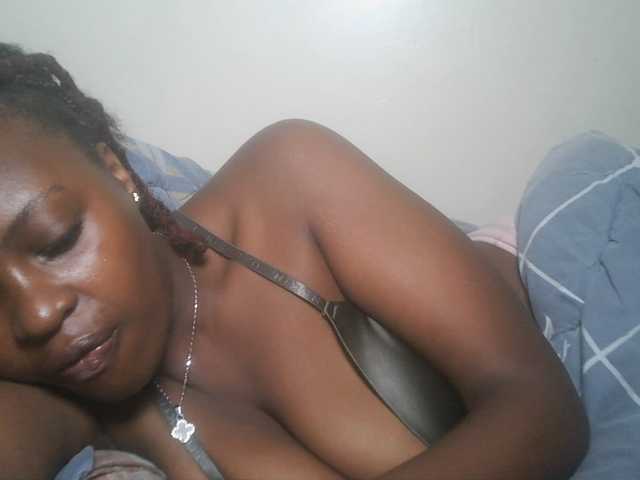 DiasyafterDark live cam on BongaCams
