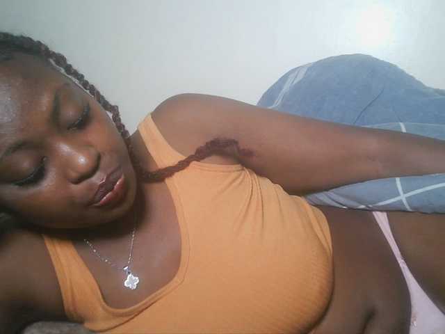 DiasyafterDark live cam on BongaCams