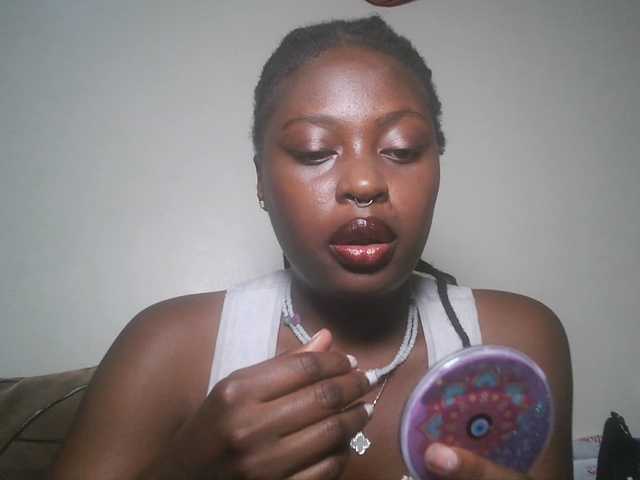 DiasyafterDark live cam on BongaCams