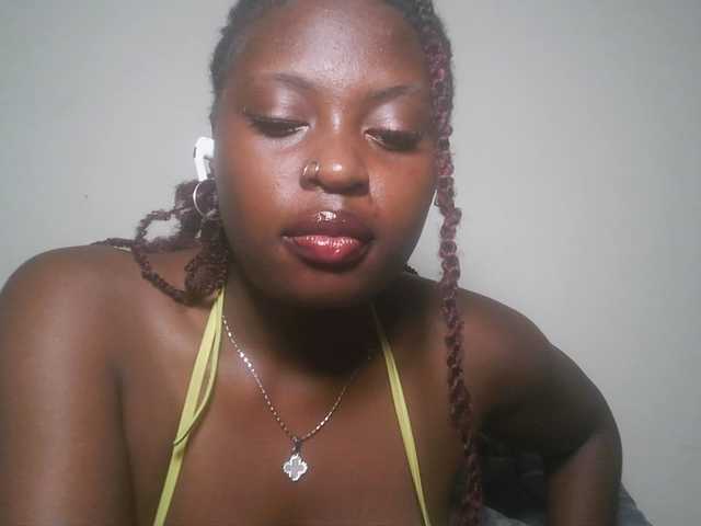 DiasyafterDark live cam on BongaCams