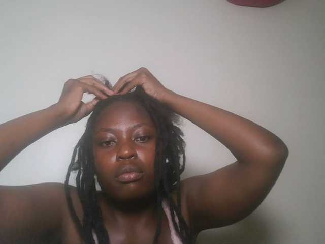 DiasyafterDark live cam on BongaCams