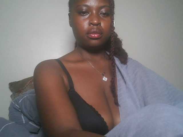 DiasyafterDark live cam on BongaCams