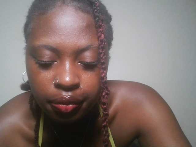 DiasyafterDark live cam on BongaCams