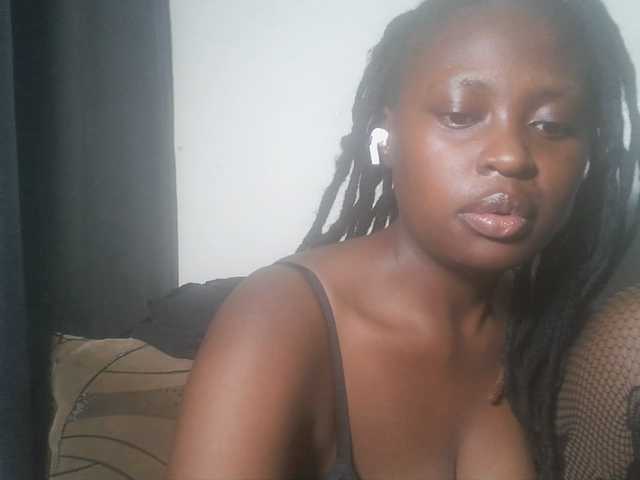 DiasyafterDark live cam on BongaCams