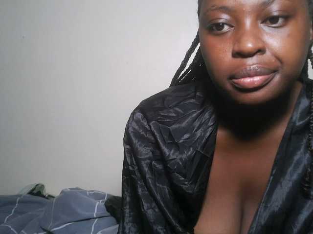 DiasyafterDark live cam on 