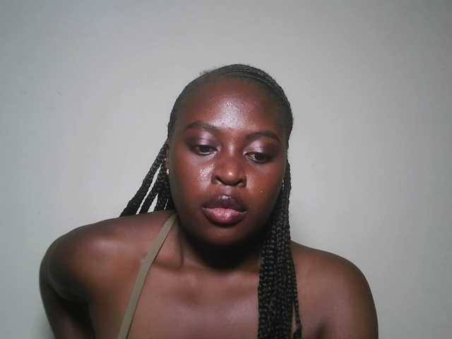 DiasyafterDark live cam on BongaCams
