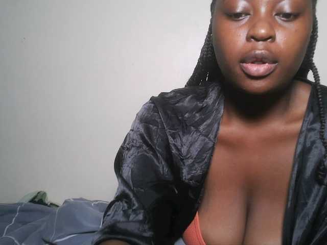 DiasyafterDark live cam on 