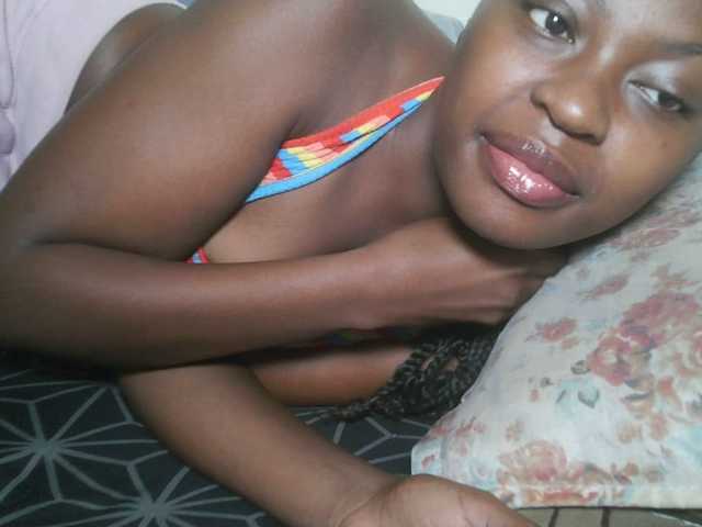 DiasyafterDark live cam on BongaCams