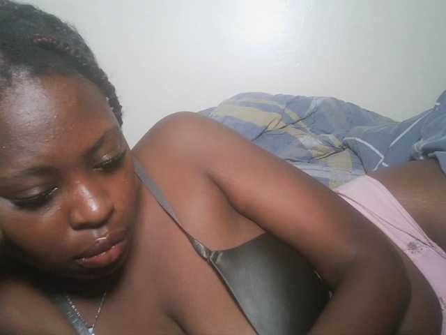 DiasyafterDark live cam on BongaCams